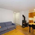 Karhunvartijan Linna C18 By Interhome